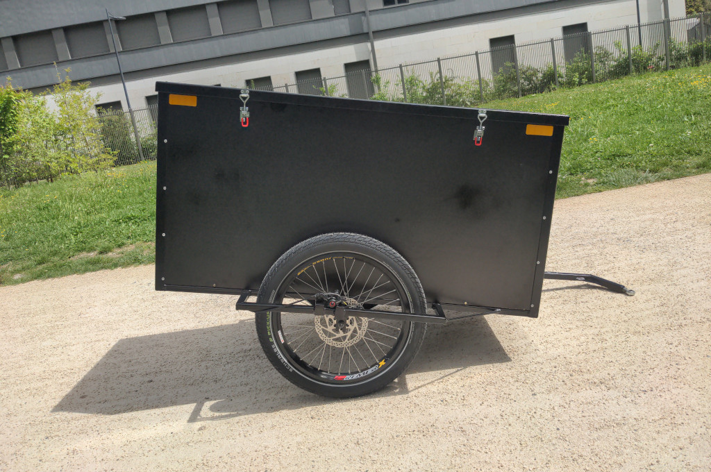 remorque deux roues avec frein inertiel